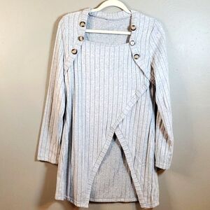 Womens light gray tunic. So soft, size XXL but fits like a medium!